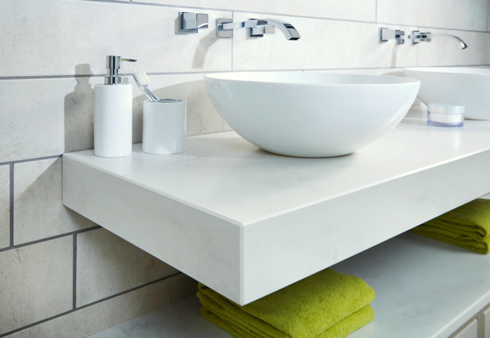 Geo Worktop with Parchment Gloss and Aragon Flint Cameo (1)