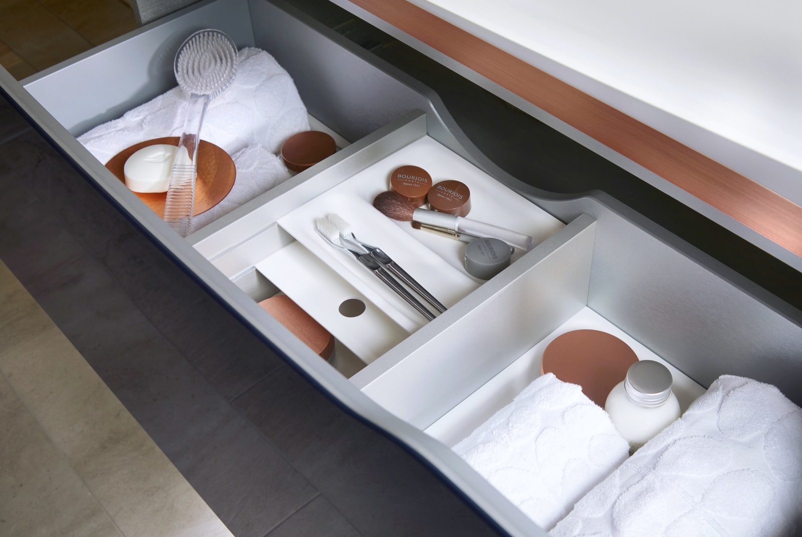 Lustre Indigo with Copper Cameo (1)